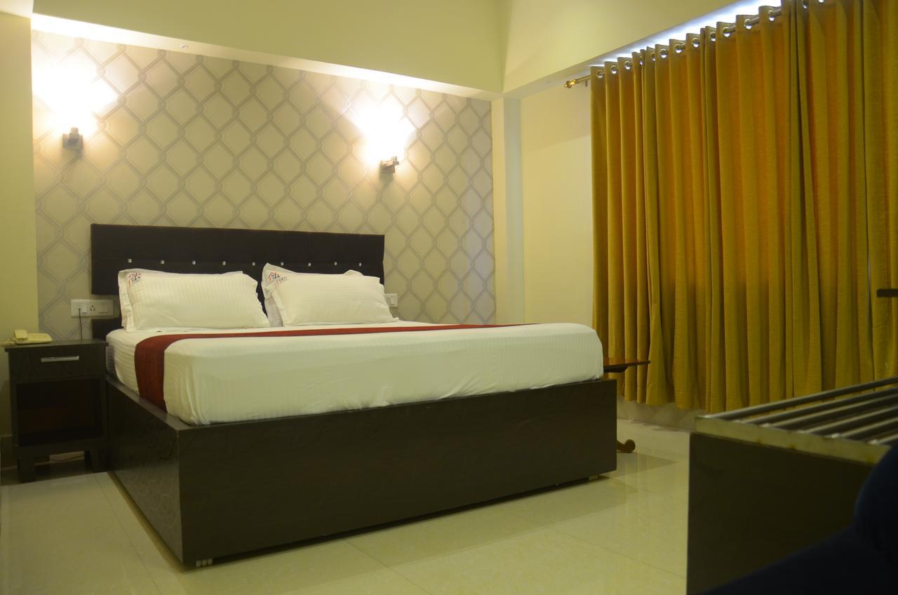 Durgāpur Hotel Pritika מראה חיצוני תמונה