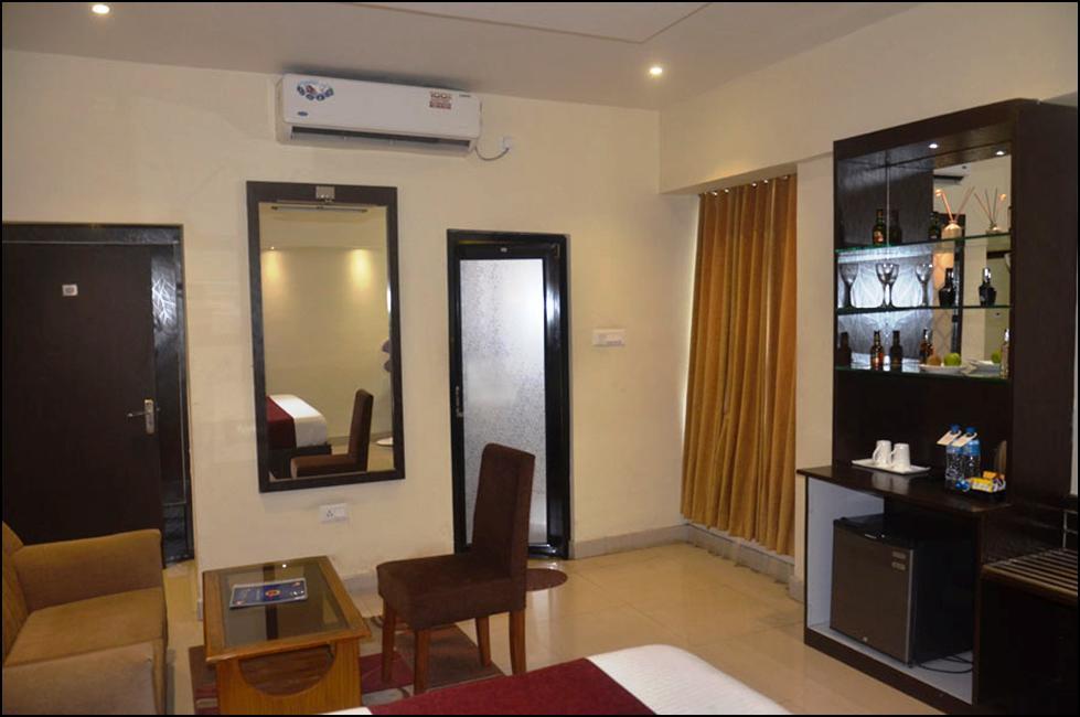 Durgāpur Hotel Pritika מראה חיצוני תמונה