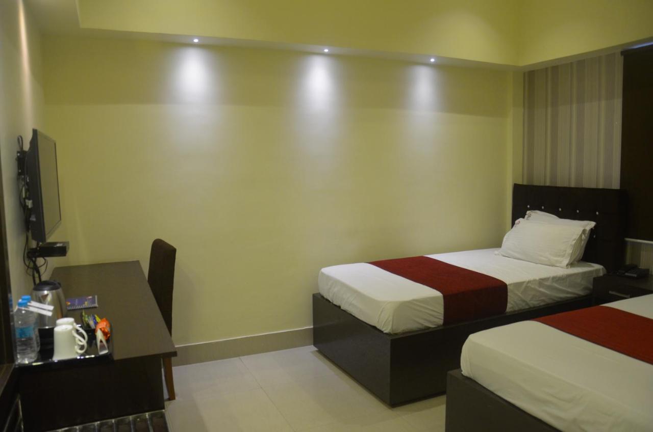 Durgāpur Hotel Pritika מראה חיצוני תמונה