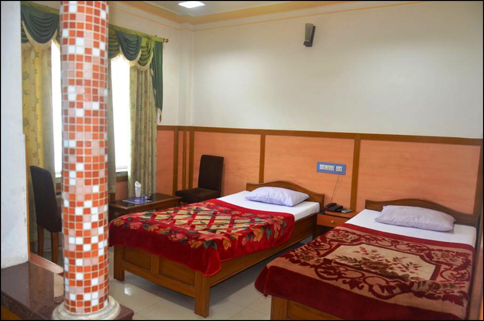 Durgāpur Hotel Pritika מראה חיצוני תמונה